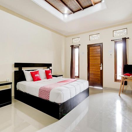 Oyo 90711 Blembong Homestay Джимбаран Екстер'єр фото