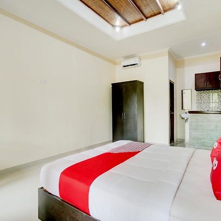 Oyo 90711 Blembong Homestay Джимбаран Екстер'єр фото