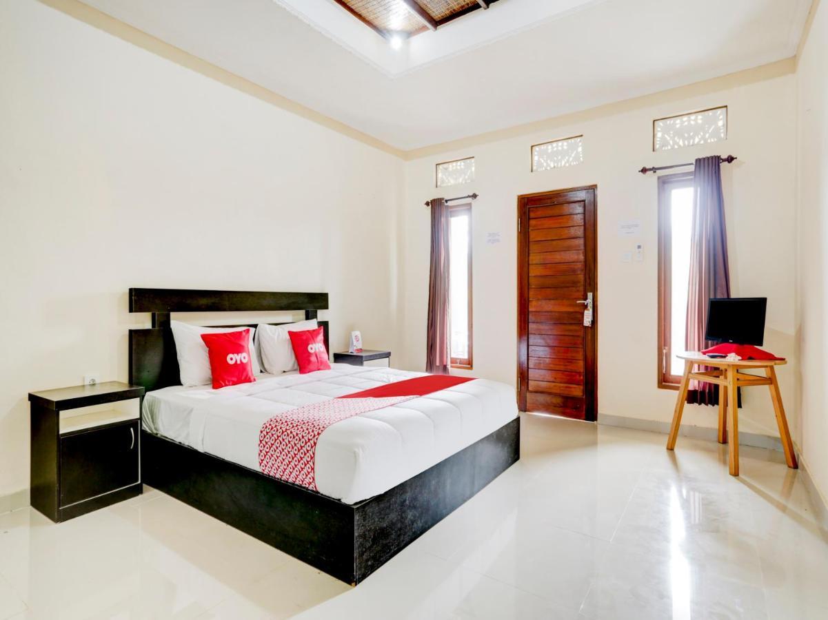 Oyo 90711 Blembong Homestay Джимбаран Екстер'єр фото