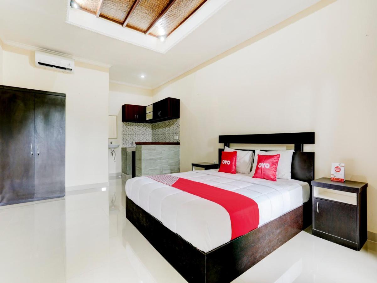 Oyo 90711 Blembong Homestay Джимбаран Екстер'єр фото