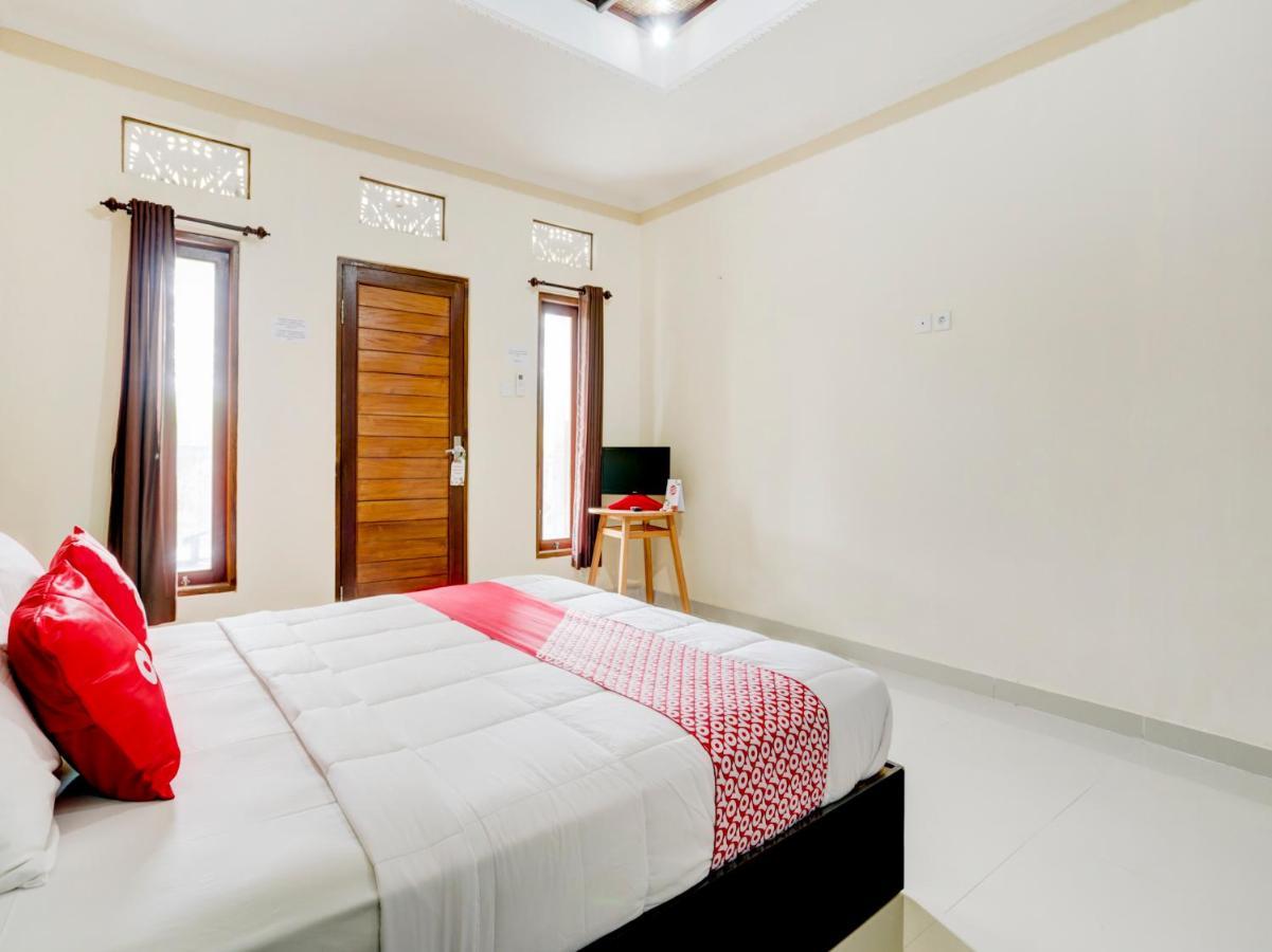 Oyo 90711 Blembong Homestay Джимбаран Екстер'єр фото